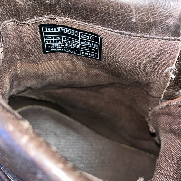 Teva boots - Picture 5 of 11